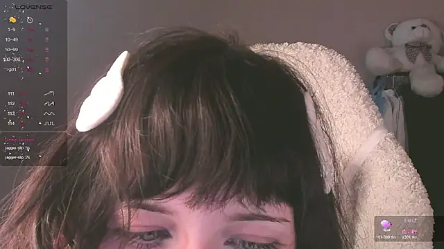 MePretty online show from November 30, 2025, 1:06 am