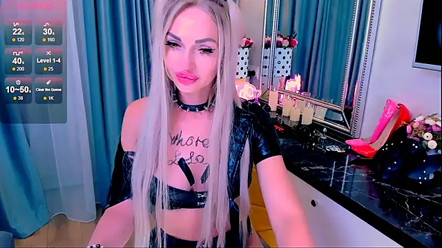 Snapshot of Lola_Bombita chatting on February 10, 2026, 1:15 am Lola Bombita online show from February 10, 2026, 1:15 am