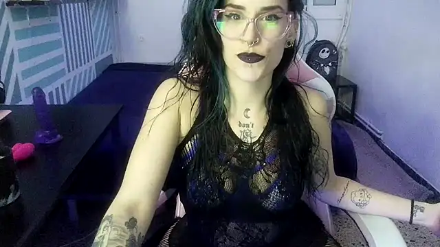 blackrose1997 online show from February 4, 2026, 4:24 pm