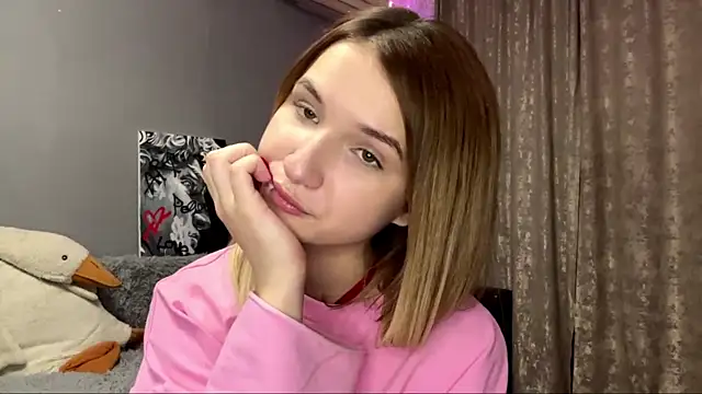 VikkiWittel online show from December 2, 2025, 5:47 pm