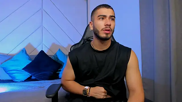 Franco banderas online show from January 13, 2026, 3:49 pm