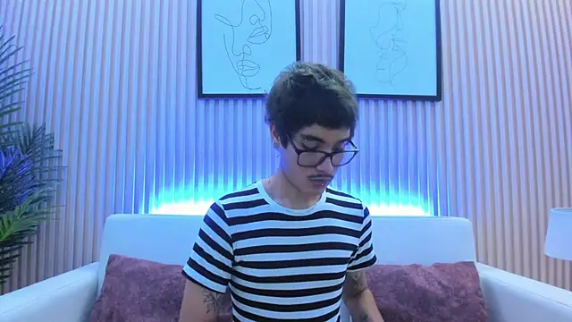 Snapshot of Antonio_rowan chatting on December 1, 2025, 1:23 pm Antonio rowan online show from December 1, 2025, 1:23 pm