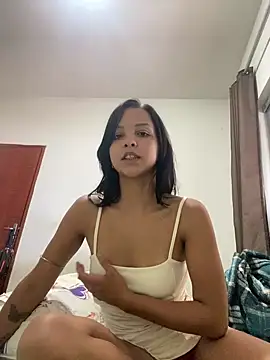 juliafoxfire online show from December 3, 2025, 7:02 pm