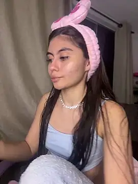 Stormi Thompsonn  online show from November 30, 2025, 12:22 am