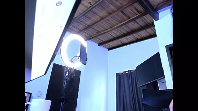 cristina697 online show from December 14, 2025, 7:52 pm