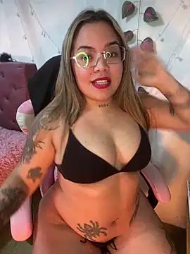 Snapshot of Lindalatina2001 chatting on June 11, 2026, 2:00 am Lindalatina2001 online show from June 11, 2026, 2:00 am