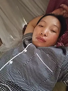 Snapshot of Evelyn-n chatting on July 17, 2026, 5:26 am Evelyn-n online show from July 17, 2026, 5:26 am