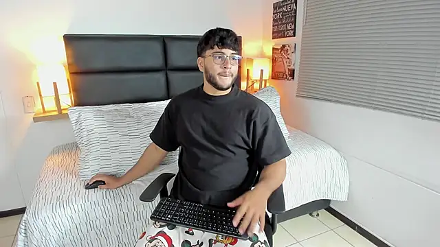 mike foxxx  online show from January 7, 2026, 1:38 pm