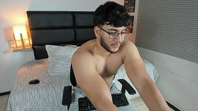 mike foxxx  online show from January 5, 2026, 5:27 pm