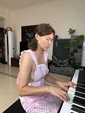 A-ZJunn online show from June 4, 2026, 1:05 pm