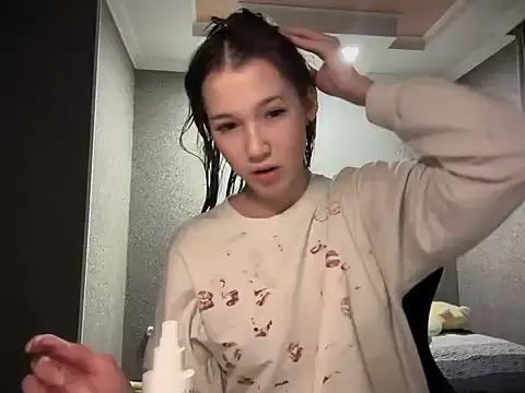 lilXdomii online show from December 14, 2025, 8:14 pm