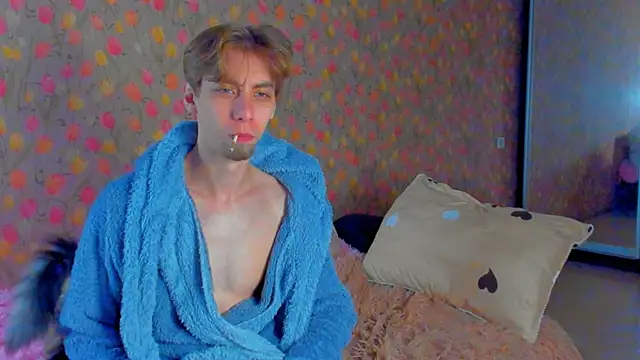 Exxxry online show from December 1, 2025, 12:39 pm