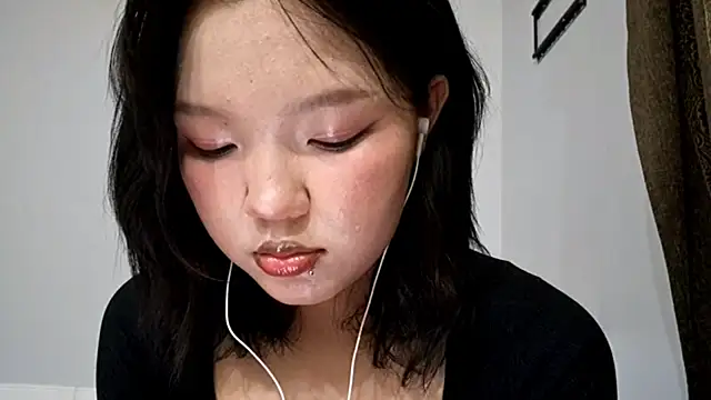Snapshot of MeowMiaMeow chatting on December 16, 2025, 5:39 pm MeowMiaMeow online show from December 16, 2025, 5:39 pm