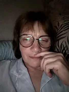 MichelleLove48 online show from March 17, 2026, 9:29 pm