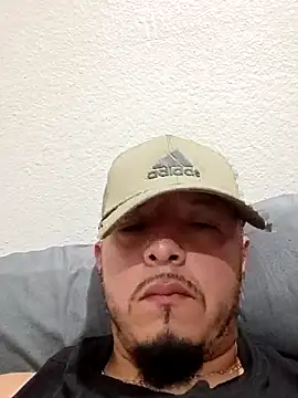 Lalin2323 online show from March 9, 2026, 2:04 am