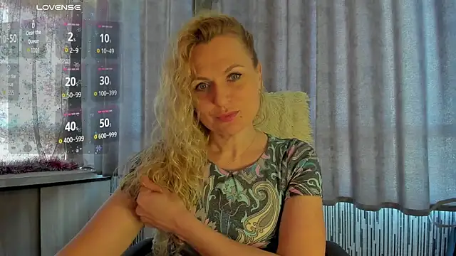 LanaLight x online show from June 7, 2026, 1:16 pm