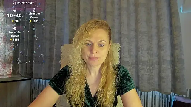 LanaLight x online show from May 21, 2026, 2:53 am