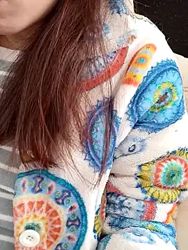 gatitachula93 online show from April 3, 2026, 1:50 pm