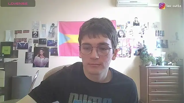 Snapshot of leo_cutie chatting on March 19, 2026, 8:03 am leo cutie online show from March 19, 2026, 8:03 am