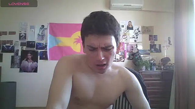Snapshot of leo_cutie chatting on March 8, 2026, 7:55 am leo cutie online show from March 8, 2026, 7:55 am