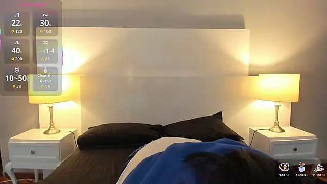 Ariana collinss online show from December 17, 2025, 12:10 pm