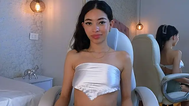 viiolet whitee online show from December 13, 2025, 8:37 pm