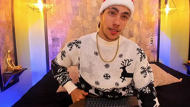 PatrickS25 online show from December 2, 2025, 4:47 am