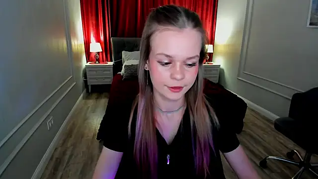 MidnighteAura online show from March 18, 2026, 7:37 pm