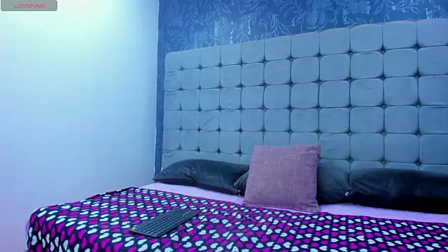 Messy Karol  online show from December 3, 2025, 1:54 pm