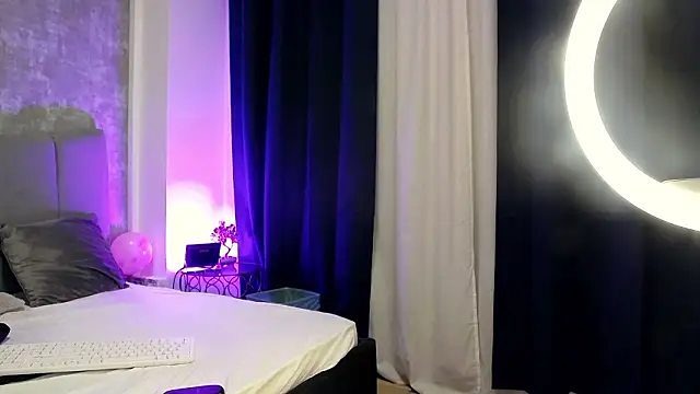 LucyRayy online show from February 26, 2026, 8:31 pm