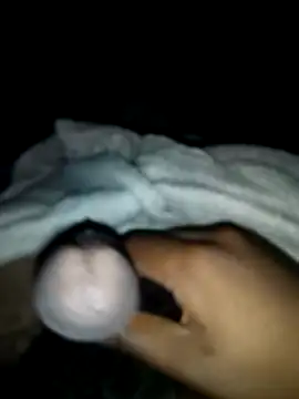 Snapshot of Yagami2000 chatting on December 4, 2025, 1:04 am Yagami2000 online show from December 4, 2025, 1:04 am