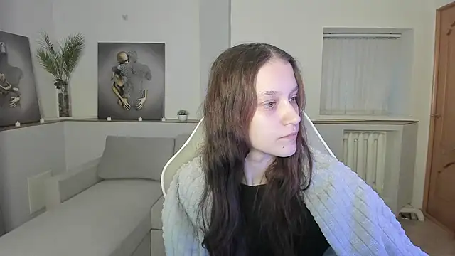 KrisDoeil online show from February 2, 2026, 2:21 am