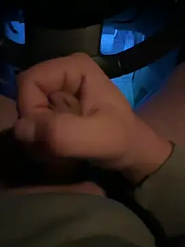 Snapshot of en93000 chatting on April 8, 2026, 9:49 pm en93000 online show from April 8, 2026, 9:49 pm