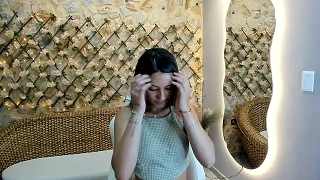 GoldenMusee  online show from December 2, 2025, 7:26 pm