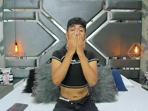 LittleNito online show from December 22, 2025, 12:38 pm