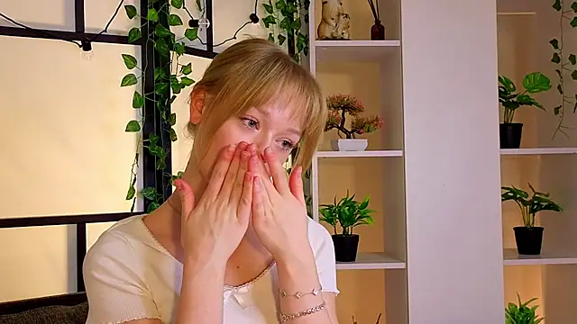 Snapshot of MatthewHoffis chatting on February 14, 2026, 9:04 pm MatthewHoffis online show from February 14, 2026, 9:04 pm