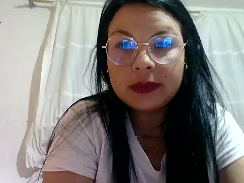 Snapshot of antonella-3433 chatting on December 2, 2025, 5:42 am antonella-3433 online show from December 2, 2025, 5:42 am
