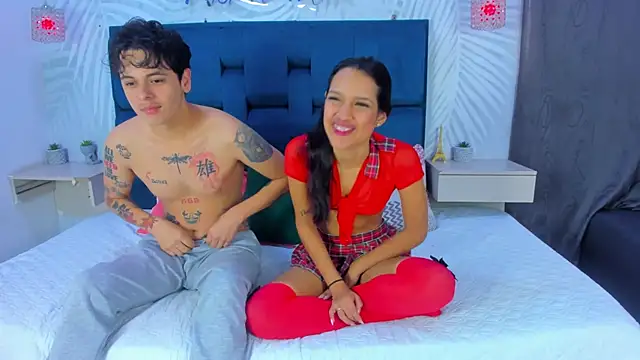 ROOM STARHOT online show from December 2, 2025, 6:09 pm