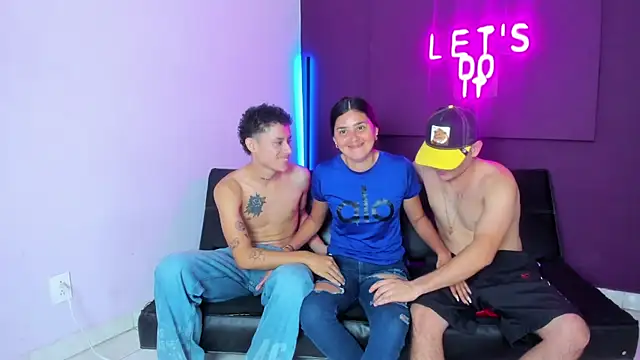 anywannasexhard online show from December 2, 2025, 7:04 pm