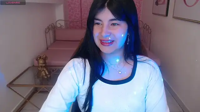 Nina harpper  online show from December 19, 2025, 1:46 pm