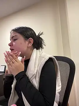 Camila Duarte2 online show from April 1, 2026, 1:41 pm