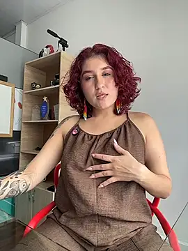 Snapshot of MissSavage_ chatting on May 25, 2026, 7:01 pm MissSavage online show from May 25, 2026, 7:01 pm