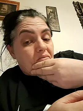 Snapshot of gini92 chatting on February 2, 2026, 7:02 pm gini92 online show from February 2, 2026, 7:02 pm