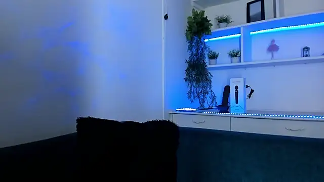 Snapshot of Saelivrae chatting on February 13, 2026, 7:03 pm Saelivrae online show from February 13, 2026, 7:03 pm