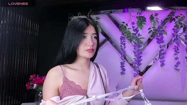 liinzy rouse69 online show from March 18, 2026, 3:35 pm