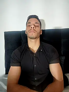 Snapshot of LeoThomson chatting on December 4, 2025, 12:04 pm LeoThomson online show from December 4, 2025, 12:04 pm