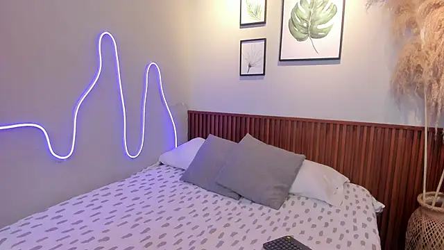 Snapshot of MIAROGGERSS chatting on February 21, 2026, 4:03 am MIAROGGERSS online show from February 21, 2026, 4:03 am