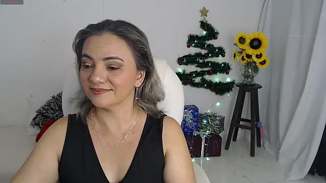 Snapshot of Katiana80 chatting on December 18, 2025, 12:42 pm Katiana80 online show from December 18, 2025, 12:42 pm