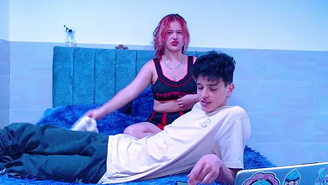 hottie couplee online show from January 16, 2026, 7:18 pm