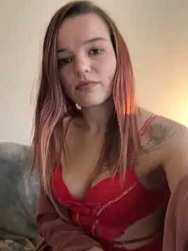 Snapshot of LoreenKinky chatting on December 3, 2025, 9:31 am LoreenKinky online show from December 3, 2025, 9:31 am